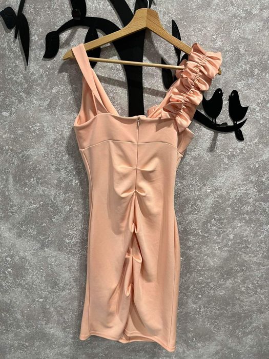 Sukienka elegancka wesele pudrowy roz róże okazyjna m