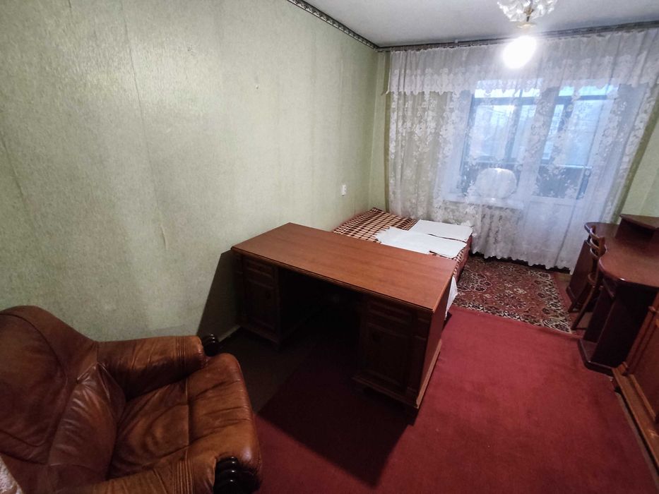 2к центр, цегла, не кутова, сер. поверх, розді кімнати!