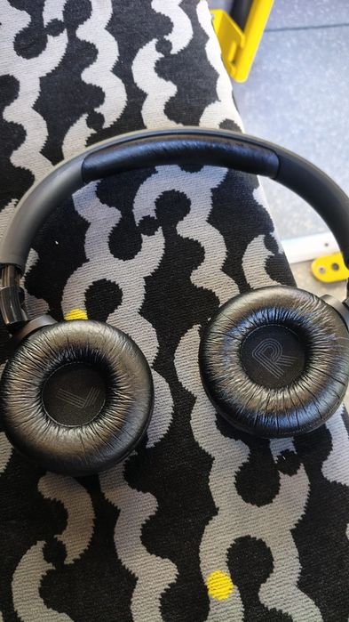 Auscultadores JBL TUNE 520 BT