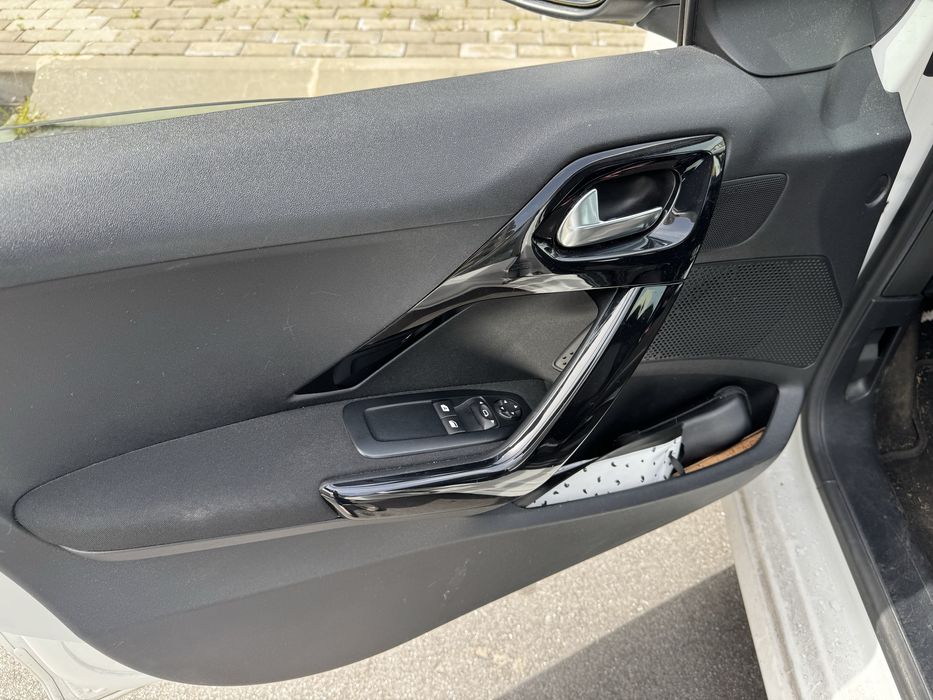Peugeot 208 1.2 VTi