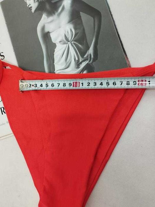 Купальник плавки низ оранжевый на завязах
La Strada