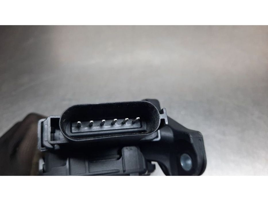 potencjometr gazu volvo xc60 31329058