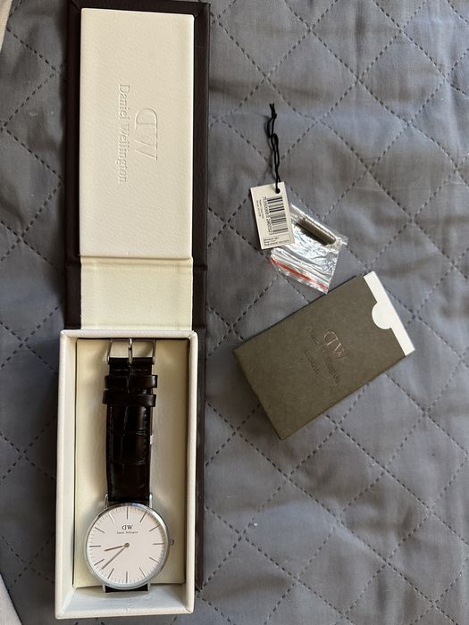 Оригінальні часи Daniel Wellington 0211DW York