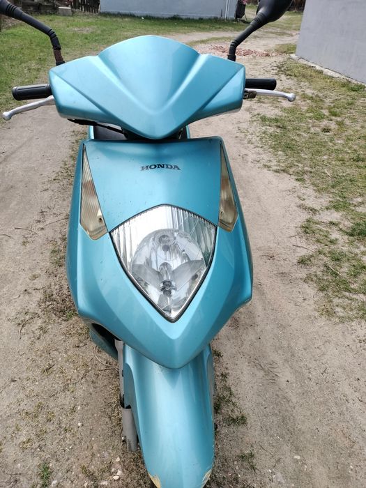 Sprzedam Honda Dylan 2002r.