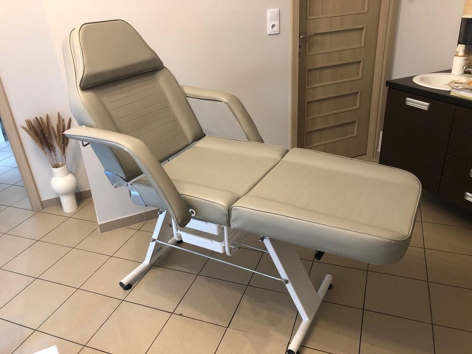 Fotel kosmetyczny z kuwetami BW-262A