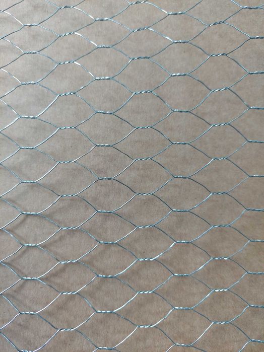 Siatka hodowlana hexagonalna na woliery, ogrodzenia, ocynk 13/0,7