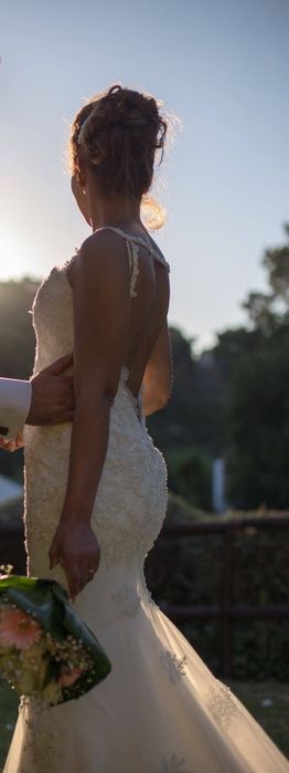 Vestido de Noiva com cauda muito comprida