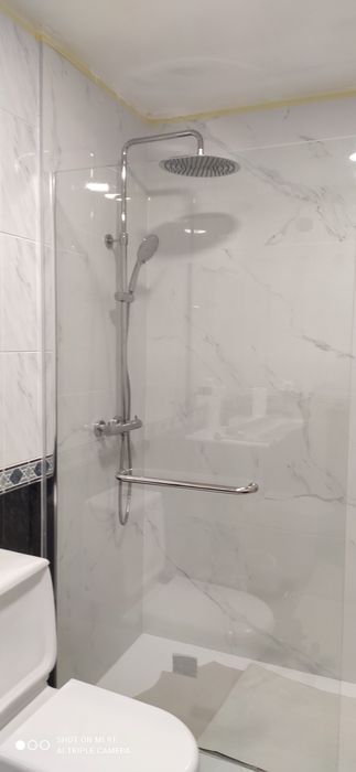 Canalizador - Electricista - Substituição de banheiras, etc.