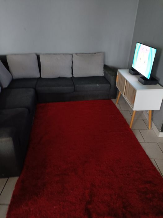 Sala completa com tv