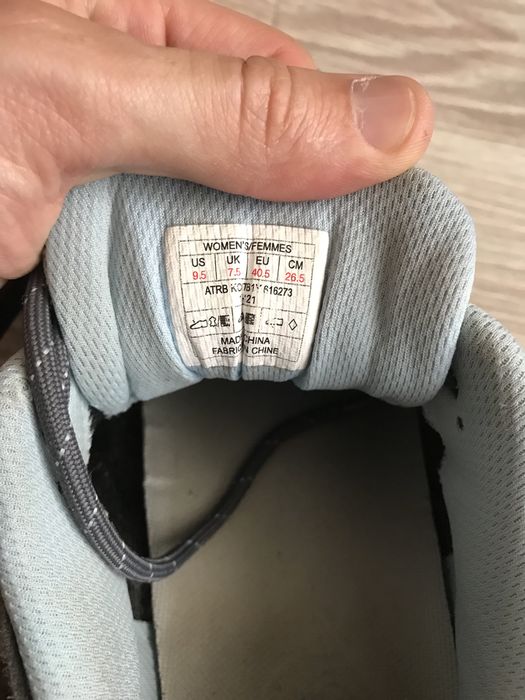 Продам кросовки The north face