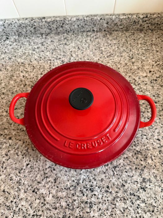 Panela Le Creuset redonda em tom vermelho de 22cm
