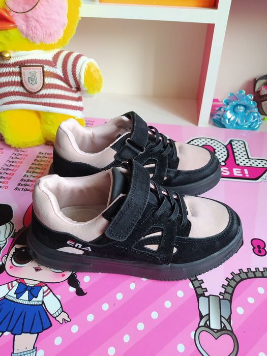 Кросівки для дівчинки