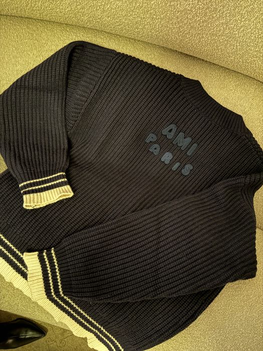 Світер ami теплий