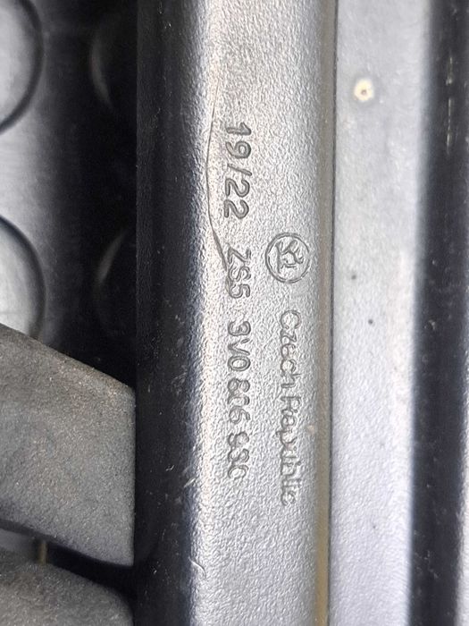 Mocowanie pasa przedniego PRAWE Skoda Superb III (15-23)
