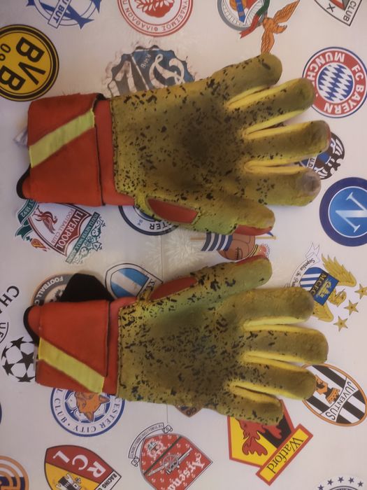 Воротарські перчатки рукавиці розмір 9