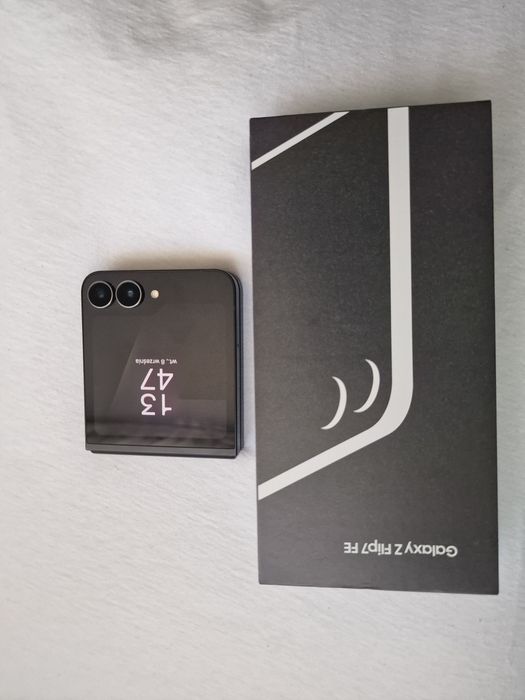 Samsung Galaxy Z Flip 7 FE 256gb czarny idealny
