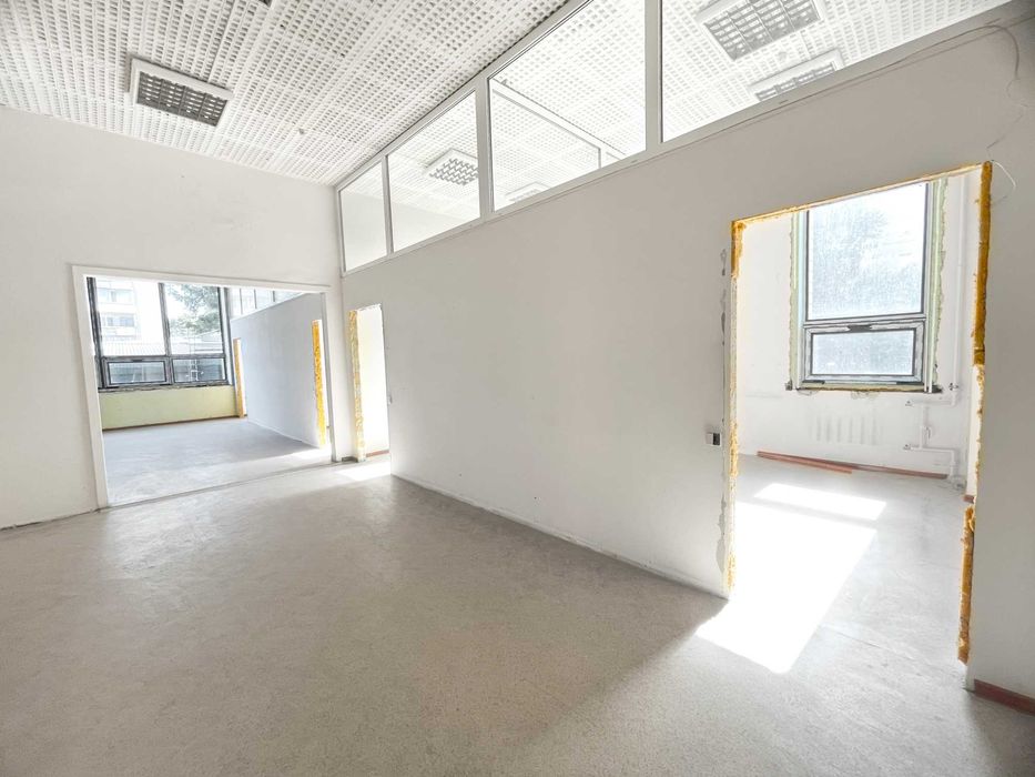 Оренда 1 поверх під магазин, офіси 353,7м на Севастопольській площі