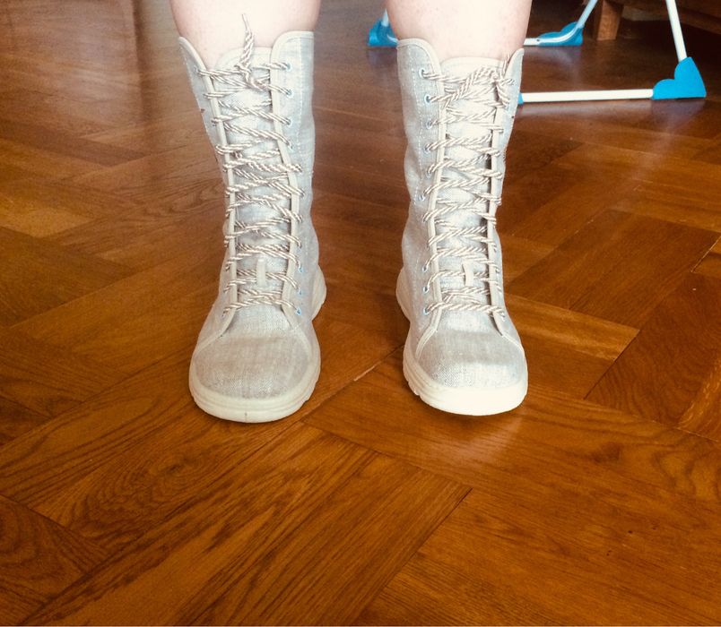 Nowe buty z lnu z haftem w kwiaty rozm. 37/23,5 cm