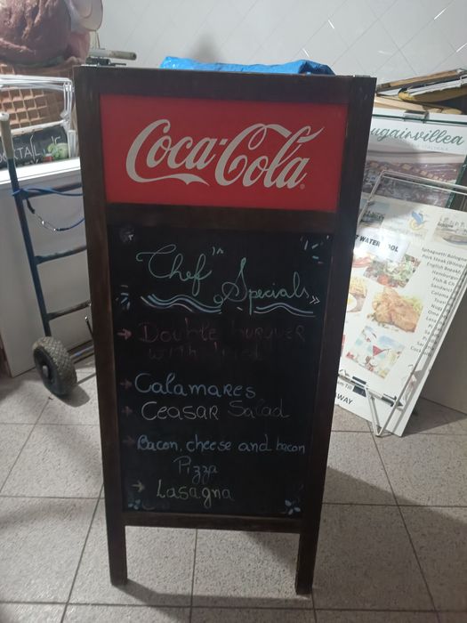 Cavaletes e placas publicitarias