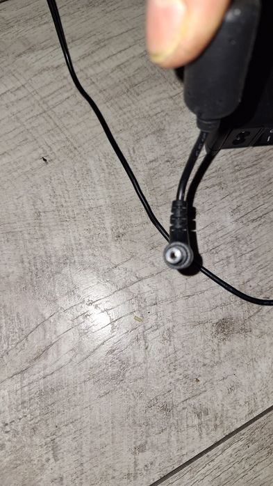 19 V dwa zasilacze plus dodatek