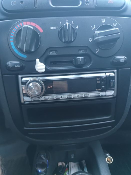 JVC KD-G821 автомагнітола