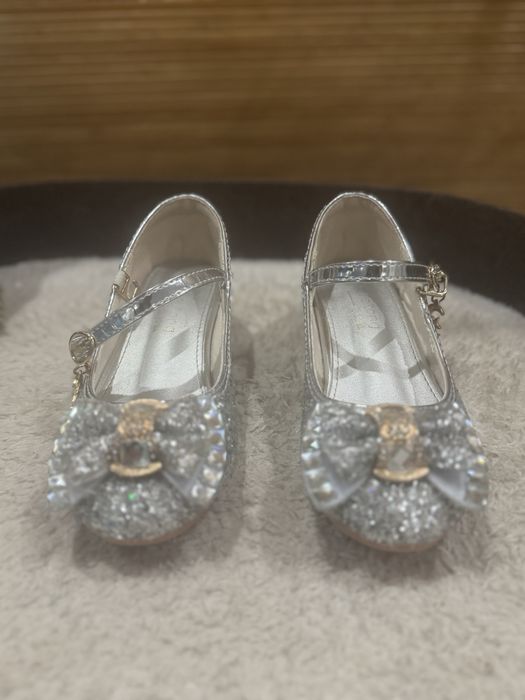 Черевики  зі стразами для дівчинки   32 р