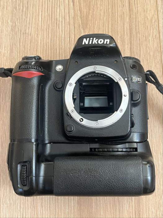Фотоапарат Nikon D80 body