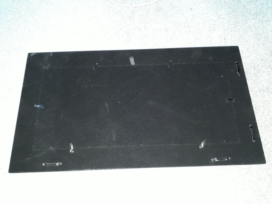 Moldura com vidro para 6 fotografias NOVA (com entrega*)