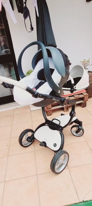 Trio/carrinho bebé Mima Xari com isofix