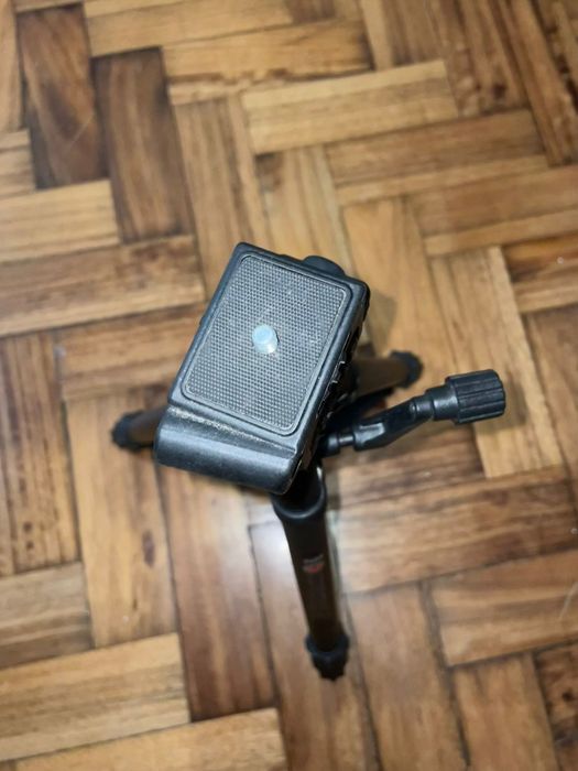 Tripé para câmara fotográfica