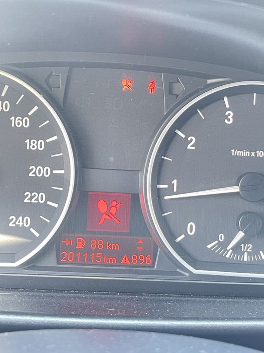 Продаю  bmw 116i, пригнана из германии в хорошем состоянии м обвес,
