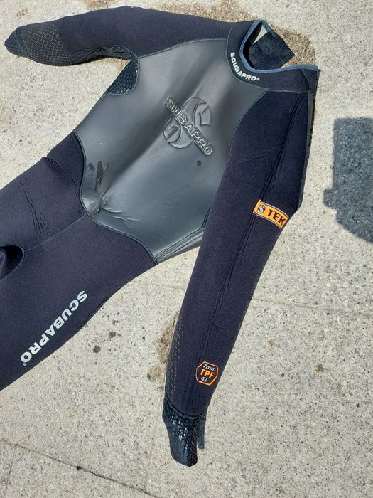 Fato de mergulho marca Scubapro 7mm, tamanho MR/50R