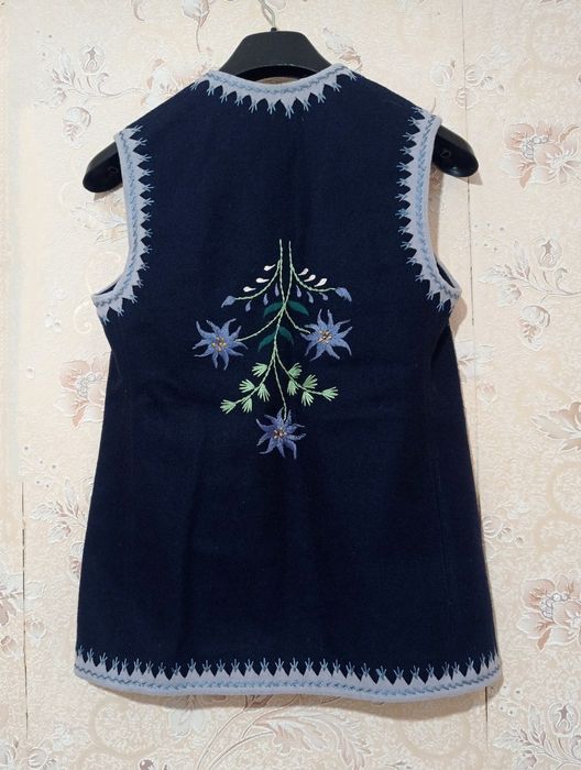 Жилетка вишиванка жіноча прадиційна M/L.