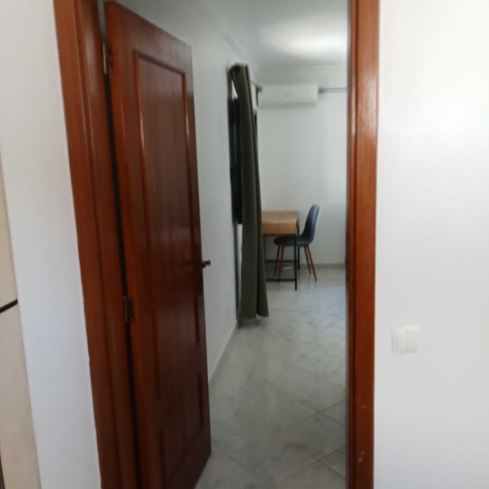 Quarto com casa de banho privativa a alugar no Algarve em Alvor (Portimao)