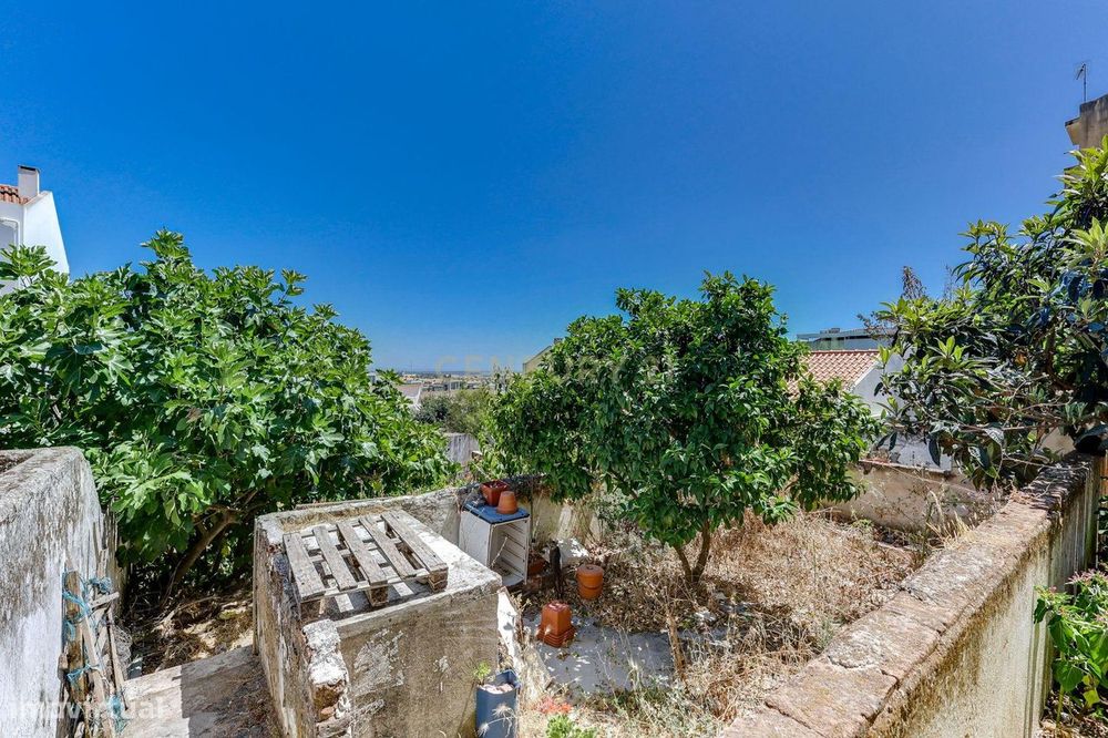 Apartamento T2 ,Terraço, 84m2, Rua General Teófilo da Trindade, Arrend