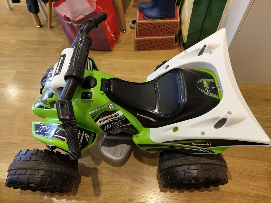 Moto 4 elétrica crianca