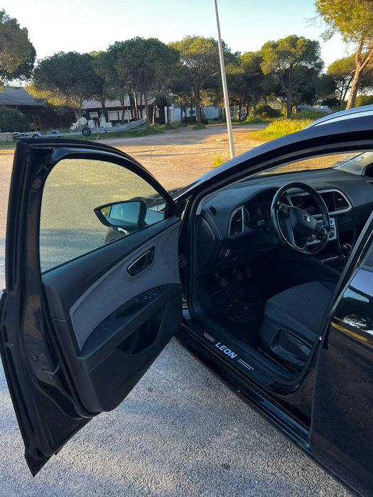 SEAT Leon ST 1.6 TDI 2018 | 105 000 km | Para reparar | Boa oportunidade