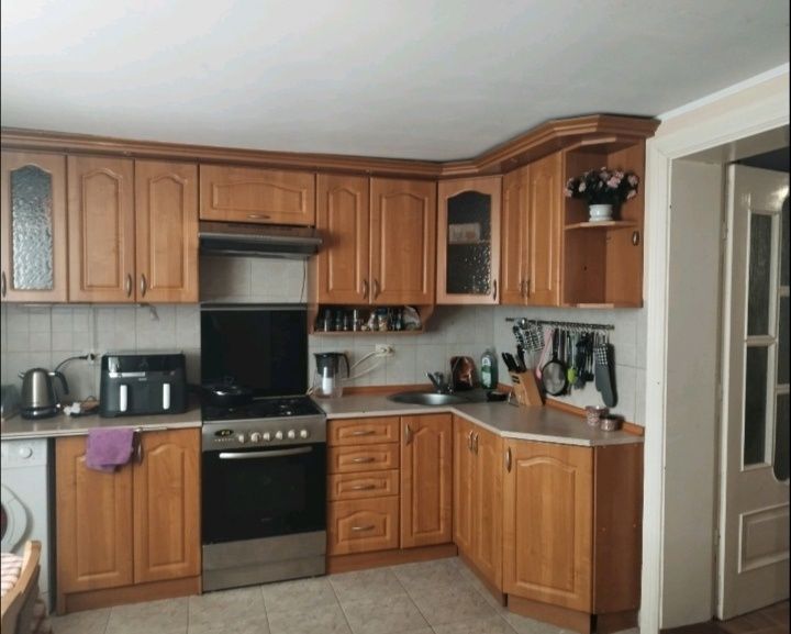 Продається пів особняк район вулиці Вовчинецькій