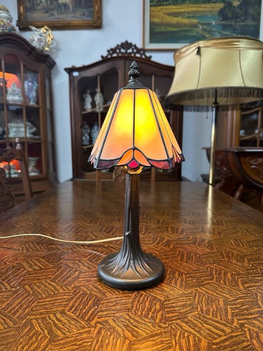 Лампа настільна в стилі Тіффані вітраж 7562