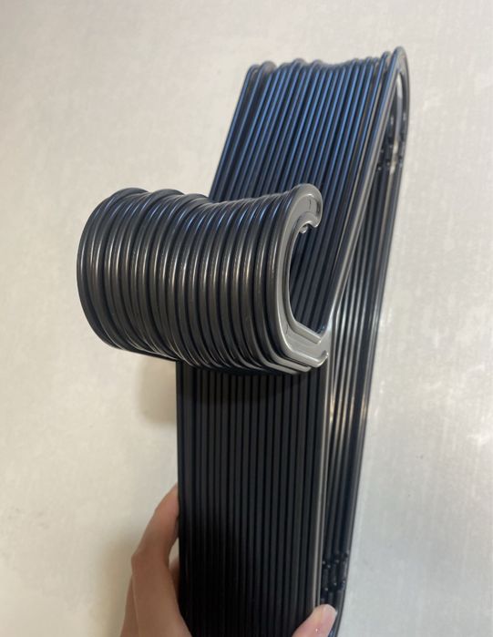 NOWE wieszaki na ubrania 20 sztuk czarne