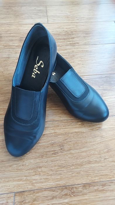 Seba szerokie półbuty damskie kryte na obcasie 41 dł. wkładki  ok. 27