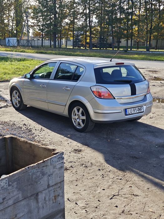Опель астра h 2004 года
