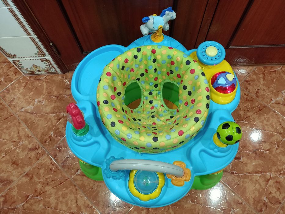 Centro de atividades para bebé casa quarto apartamento vivenda carro.