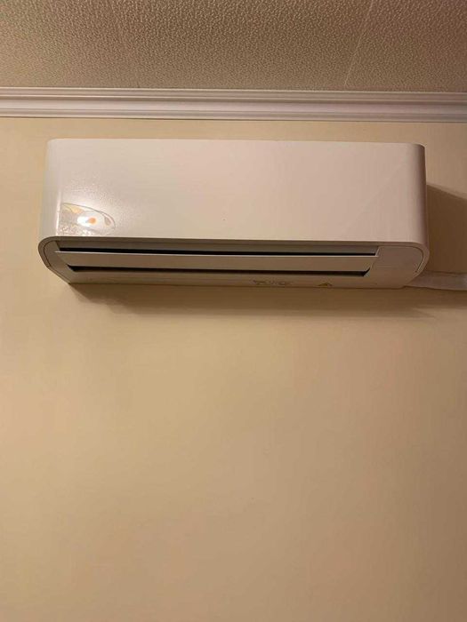 Продається інверторний кондиціонер Toshiba RAS-16BKVG-EE