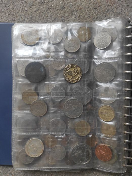 Conjunto de moedas antigas
