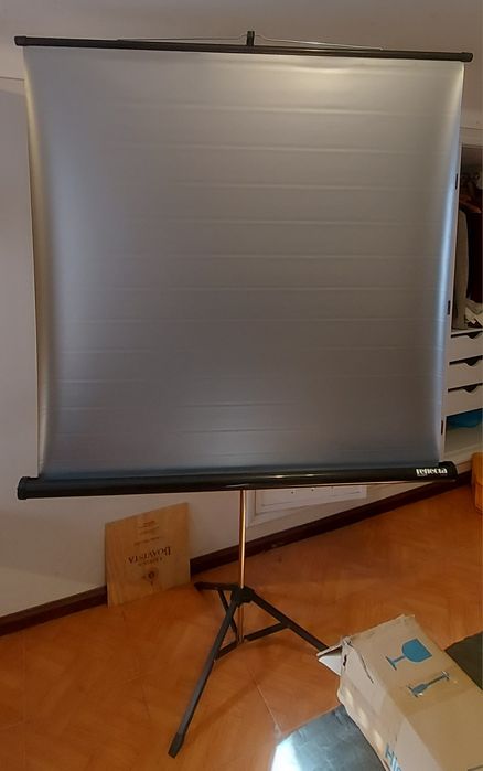 Ecran para projetar filmes ou slides