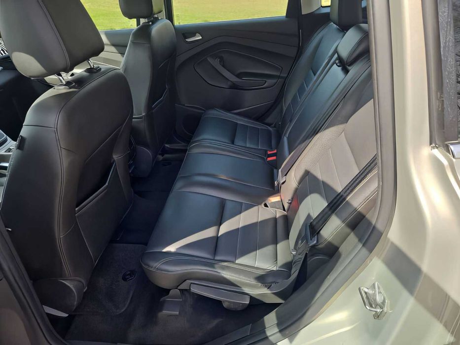 Ford C-MAX      2015