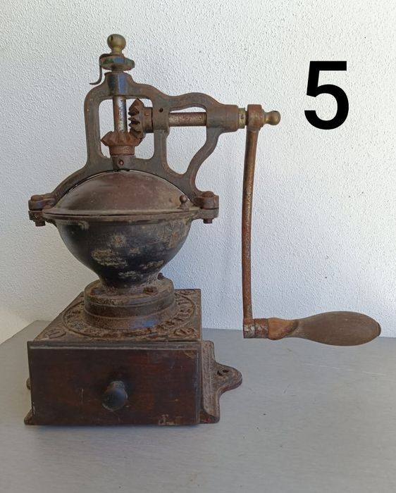 Moinhos de café antigos