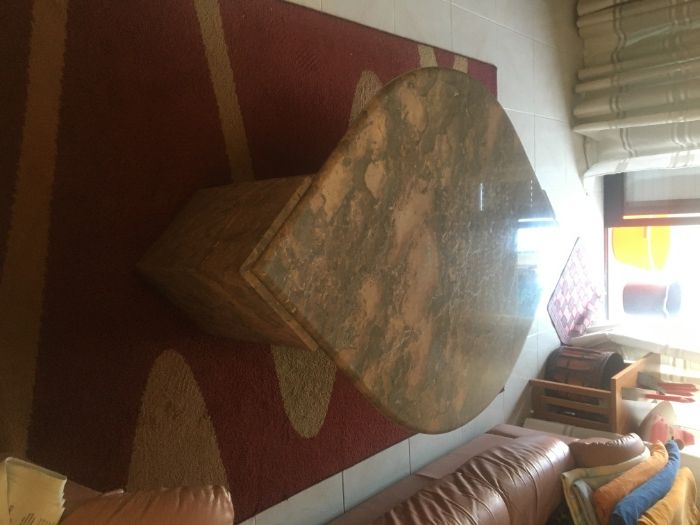 Mesa de centro em mármore