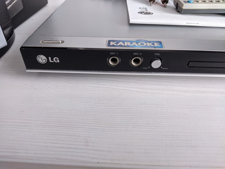 DVD-програвач LG KARAOKE